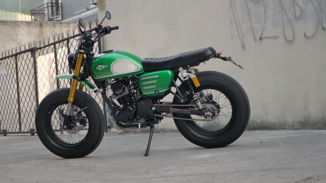 Motor kustom Kawasaki W175 milik Jokowi (Foto: Tangkapan Layar/Youtube: Atenx Katros)