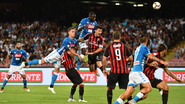 Napoli kandaskan perlawanan Milan. (Foto: Alberto PIZZOLI / AFP)
