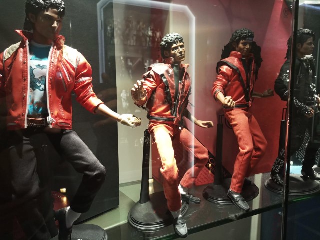 Action figure dari berbagai franchise film dipamerkan di galeri Secret Base, Kowloon, milik Hot Toys. (Foto: Yoga Cholandha/kumparan)
