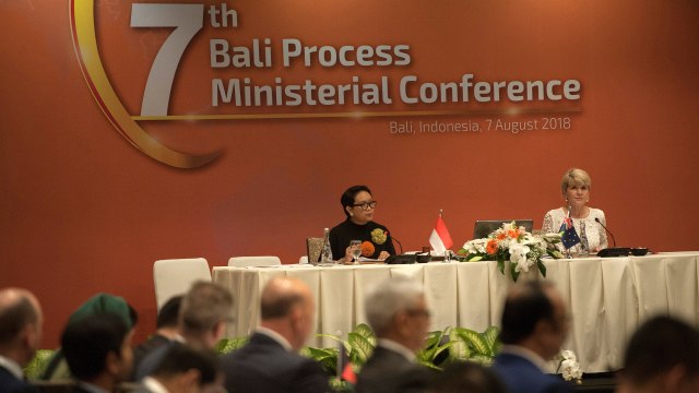 Menteri Luar Negeri Indonesia Retno Marsudi dan Menteri Luar Negeri Australia Julie Bishop (Foto: Antara Foto/Nyoman Budhiana)
