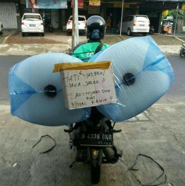 5 Potret Perjuangan Driver Ojek Online Antar Barang Tak Lazim (5)