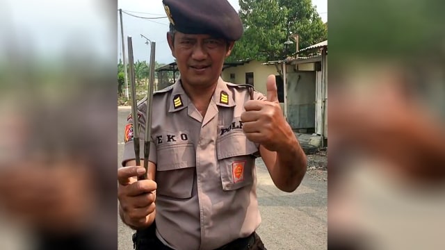 Pak Eko, polisi yang mahir melempar. (Foto: Instagram/@papi_eko_pusdik_sabhara_porong)