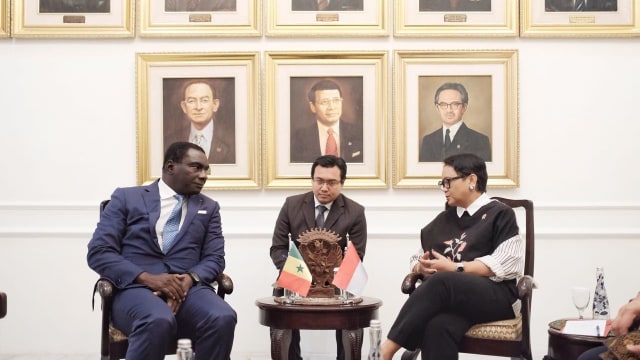 Menteri Luar Negeri, Retno Marsudi menemui Kepala Bapenas Senegal. (Foto: Dok. Kemlu)