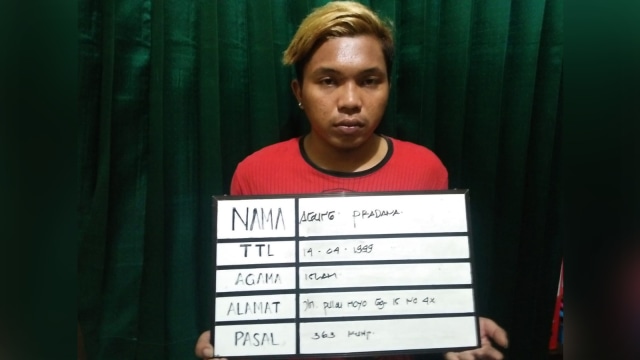 Pelaku pencurian ratusan daster dari pabrik Garmen di Denpasar diamankan Polsek Densel, Selasa (28/8/2018). (Foto: Dok. Polsek densel)