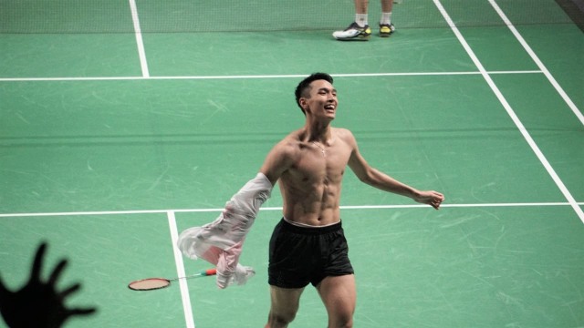 Atlet bulu tangkis Indonesia, Jonatan Christie setelah usai melawan Chou Tienchen pada laga final tunggal putra di Asian games 2018 di Jakarta. (Foto: Aditia Noviansyah/kumparan)