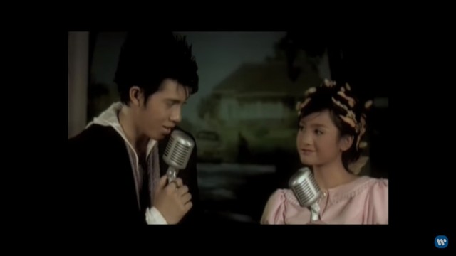 9 Soundtrack Film yang Dinyanyikan oleh Pemerannya (1)