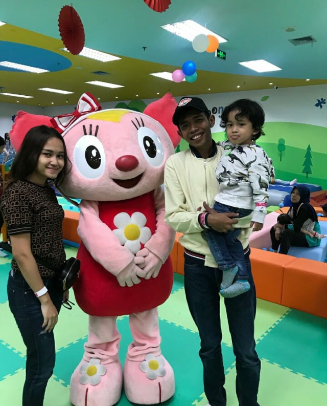 Diterpa Isu Selingkuh, Begini 7 Potret Harmonis Keluarga Dede Sunandar (5)