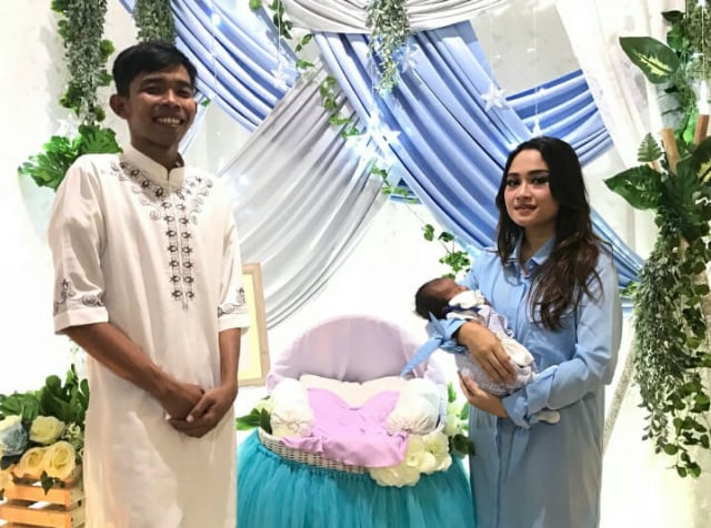 Diterpa Isu Selingkuh, Begini 7 Potret Harmonis Keluarga Dede Sunandar (6)