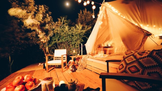 Mewahnya tenda glamping (Foto: Shutter Stock)