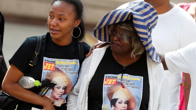 Pelayat Jenazah Aretha Franklin di Museum Sejarah Afrika Amerika Charles H. Wright di Detroit, Michigan.  (Foto: AFP/Paul Sancya/POOL)