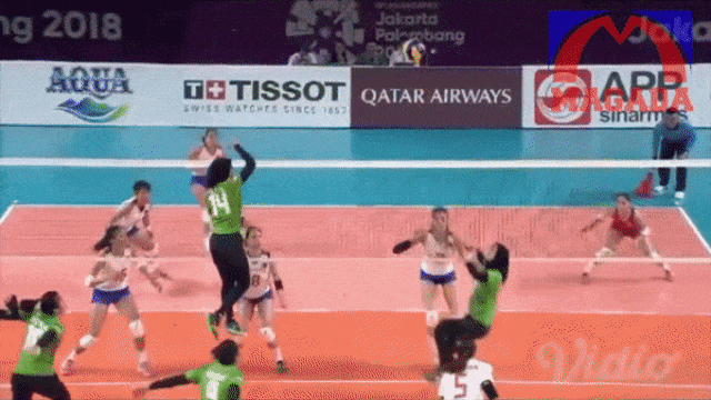Dalam pertandingan melawan Filipina, perempuan kelahiran Sulawesi Utara itu juga lakukan spike hingga membuat tim lawan kerepotan (Foto: YouTube/Maniac Volleyball)