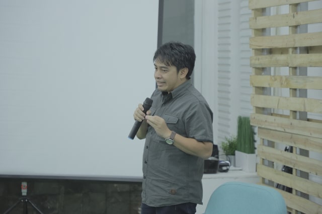 Pemimpin Redaksi kumparan, Arifin Asydhad, memberikan pengarahan dalam perhelatan uji kompetensi wartawan. (Foto: istimewa)