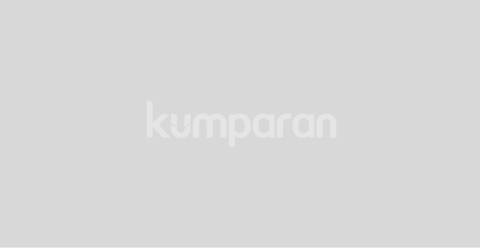Lebih Muda 10 Tahun, Ini 5 Potret Mesra Wanda Hamidah dengan Suaminya (3)