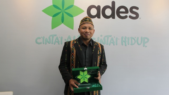 Pejuang air ades RM. Marselus Hasan, NTT. (Foto: ades)
