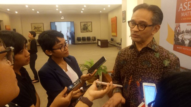 Mantan Menlu RI Marty Natalegawa dalam peluncuran bukunya, Kamis (30/8). (Foto: Denny Armandhanu/kumparan)