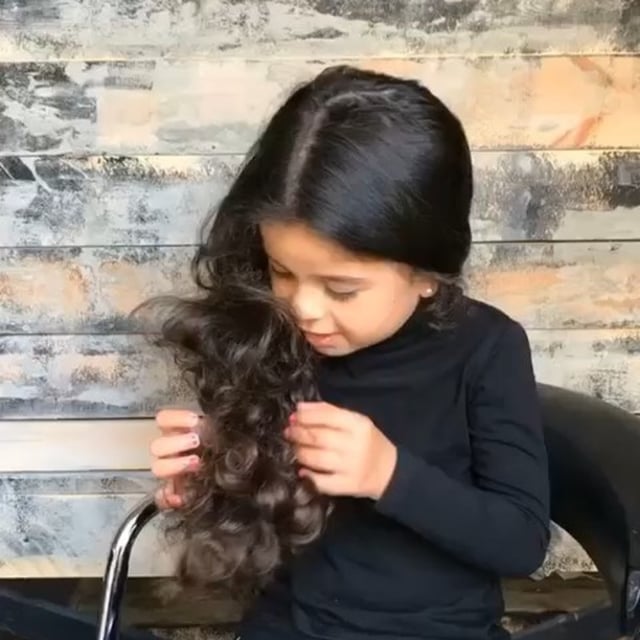 Viral Bocah 5 Tahun Punya Rambut Panjang dan Tembal  (1)