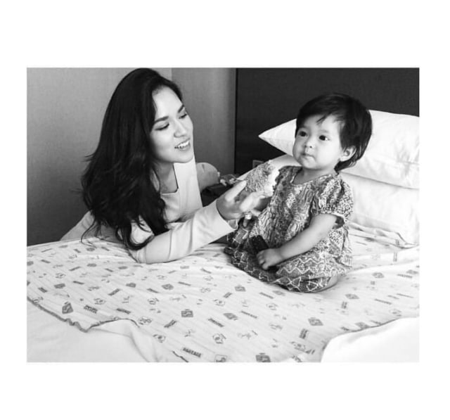 Hamil Anak Pertama, Begini 10 Potret Raisa yang Keibuan (5)