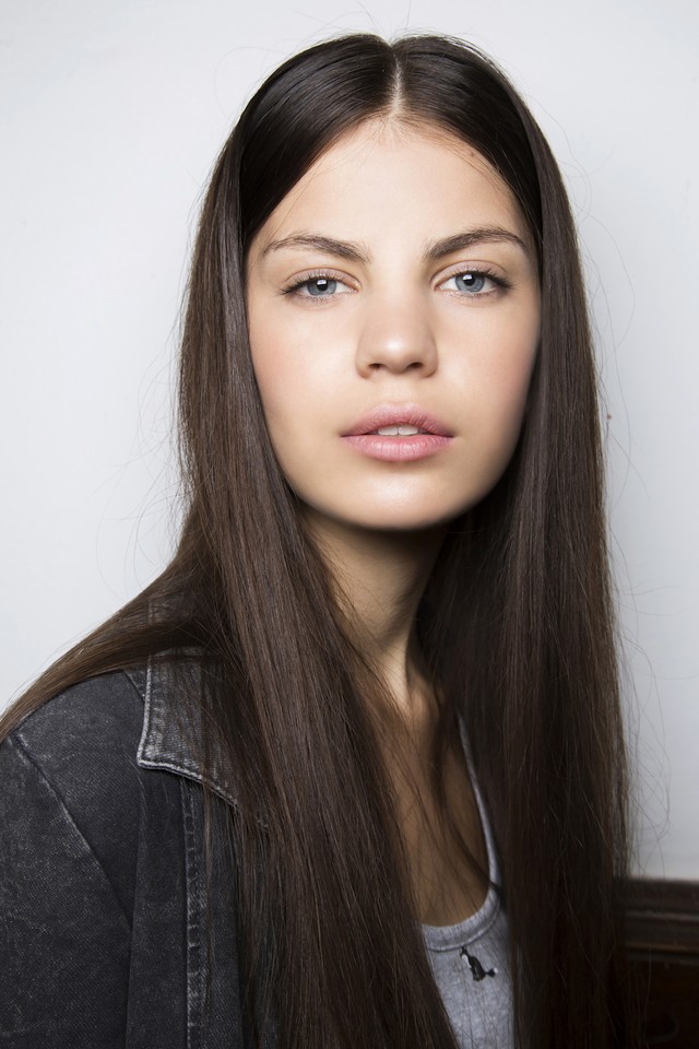 5 Model Rambut yang Membuatmu Terlihat Lebih Tua  (2)