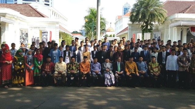 Wakil Presiden Jusuf Kalla (tengah) dan Ma'ruf Amin (tengah) di Pembukaan Diklat Pendidikan Agama Islam untuk Siswa Afghanistan, Jumat (31/8/18). (Foto:  Dok. Setwapres)