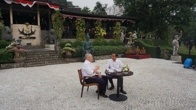 Presiden Jokowi dan Scott Morrison Perdana Menteri Australia berbincang bersama di Kebun Raya Bogor, Jumat (31/8/18). (Foto: Yudhistira Amran Saleh/kumparan)