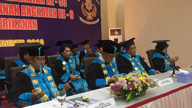 Sekertaris Jenderal KKP Nilanto Perbowo dalam Upacara Pelantikan Wisudawan Sekolah Tinggi Perikanan (STP) 2018. (Foto: Abdul Latif/kumparan)