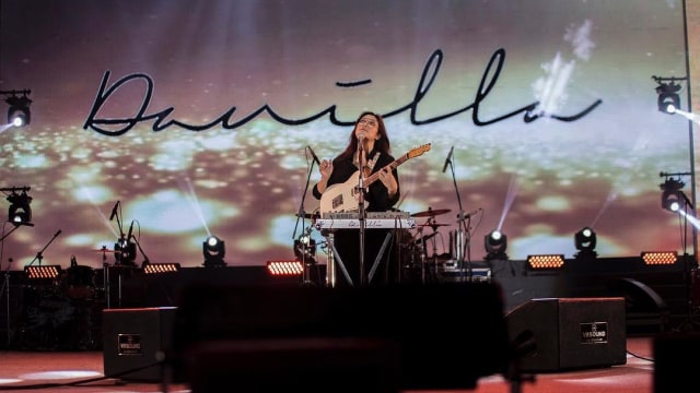 9 Potret Danilla Riyadi saat Manggung (7)