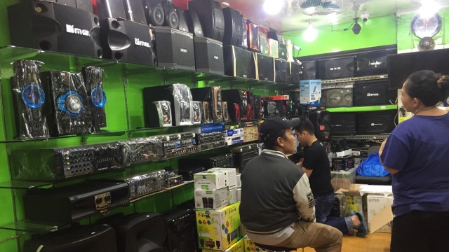Barang elektronik di pasar Glodok. (Foto: Elsa Toruan/kumparan)