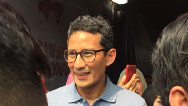 Sandiaga Uno di Pengobatan Gratis Cipinang Muara, Jakarta Timur, Minggu (2/9/2018). (Foto: Reki Febrian/kumparan)