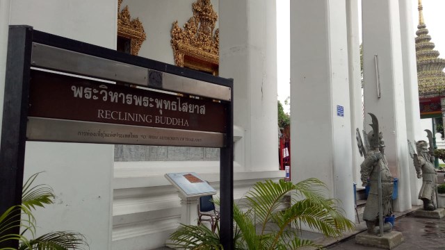 Thailand D-2: Berburu Candi, Bunga Goreng, dan Kalap Belanja di Bangkok (4)