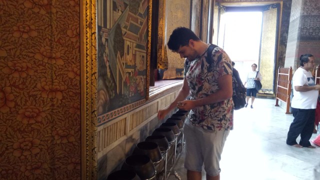 Thailand D-2: Berburu Candi, Bunga Goreng, dan Kalap Belanja di Bangkok (6)