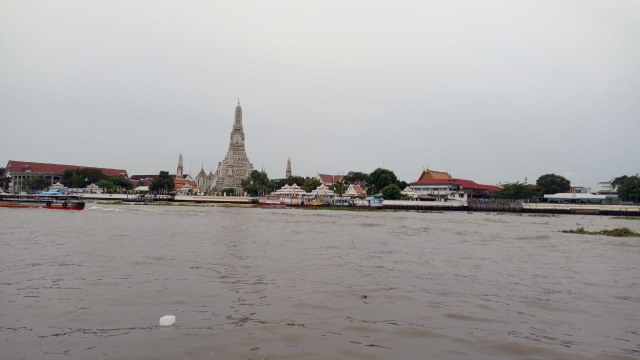 Thailand D-2: Berburu Candi, Bunga Goreng, dan Kalap Belanja di Bangkok (7)