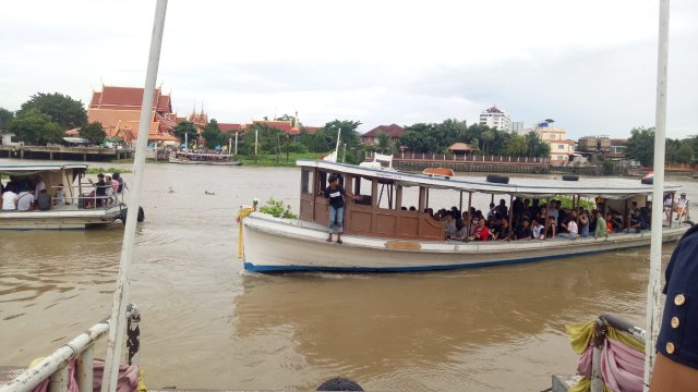 Thailand D-2: Berburu Candi, Bunga Goreng, dan Kalap Belanja di Bangkok (12)