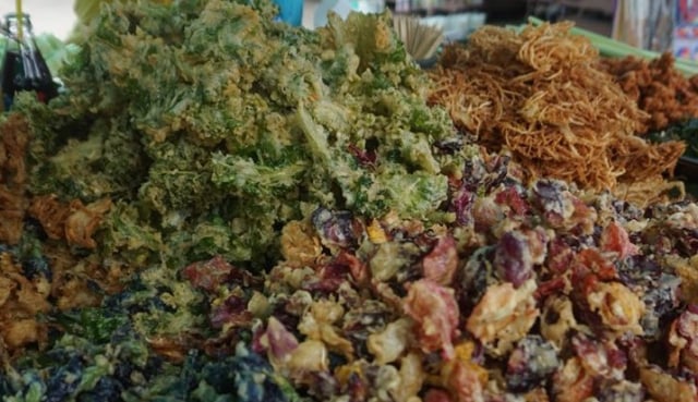 Thailand D-2: Berburu Candi, Bunga Goreng, dan Kalap Belanja di Bangkok (28)