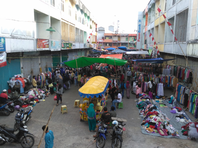 Denyut Lapak Pakaian Impor Bekas di Banjarmasin
