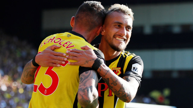 Roberto Pereyra rayakan assist Jose Holebas ke gawang Spurs. (Foto: REUTERS/David Klein)
