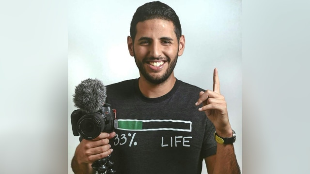 Vloger Nas Daily bernama asli Nuseir Yassin. (Foto: Instagram @ nas.daily)