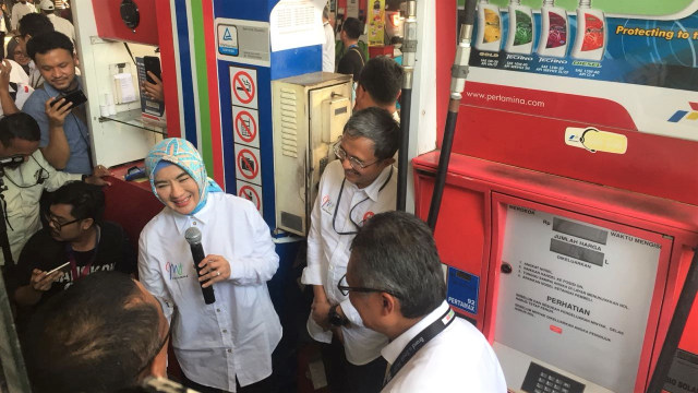 Direktur Utama PT Pertamina (Persero) Nicke Widyawati Kunjungi SPBU Kuningan, Senin (3/9). (Foto: Abdul Latif/kumparan)