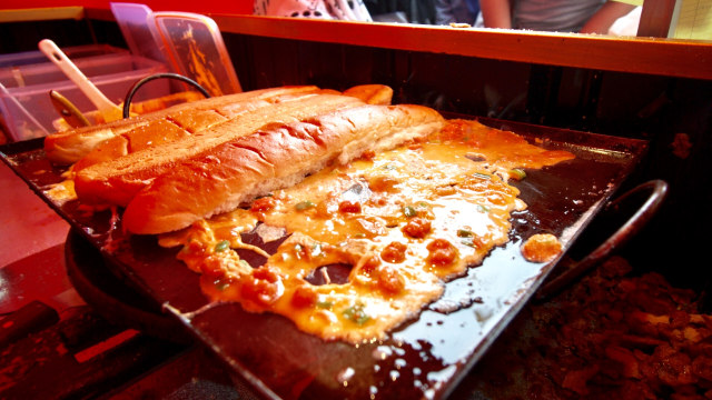 Roti John Legend (Foto: Safira Maharani/ kumparan)