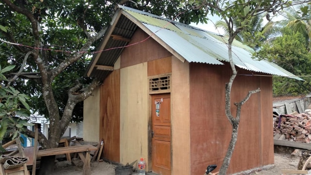 ITS Bantu Warga Lombok Bikin Hunian Sementara (Foto: Phaksy Sukowati/kumparan)