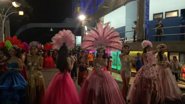 Pattaya dan Cowok 'Cantik' di Alcazar Cabaret Show