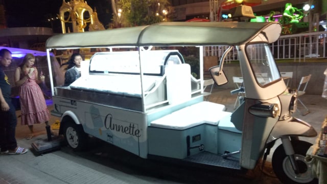 Pattaya dan Cowok 'Cantik' di Alcazar Cabaret Show (19)