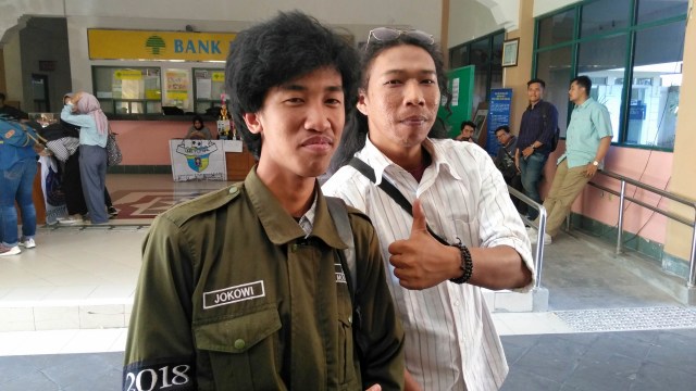 Dimaz Pratama Wijaya asal Batam yang mirip Jokowi (Foto: Arfiansyah Panji Purnandaru/kumparan)