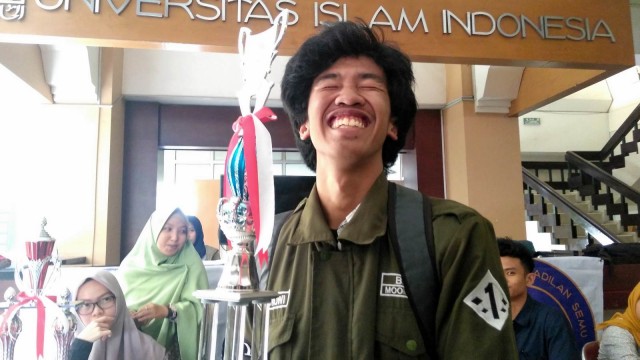 Dimaz Pratama Wijaya asal Batam yang mirip Jokowi (Foto: Arfiansyah Panji Purnandaru/kumparan)