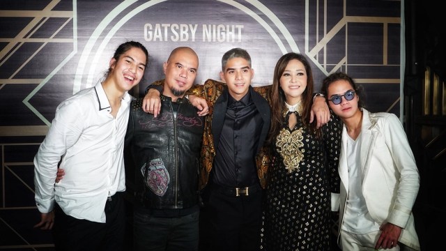 Ahmad Dhani, Maia Estianty dan Anak-anak. (Foto: Instagram @alghazali7)