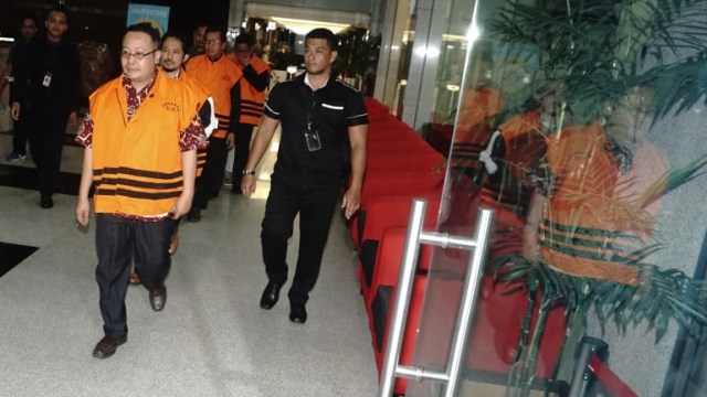 Anggota DPRD Malang ditahan KPK, Senin (3/9/2018). (Foto: Helmi Afandi/kumparan)