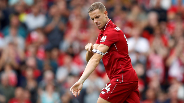 Jordan Henderson di laga Liverpool vs West Ham United. Foto:  Reuters/Carl Recine/File Photo