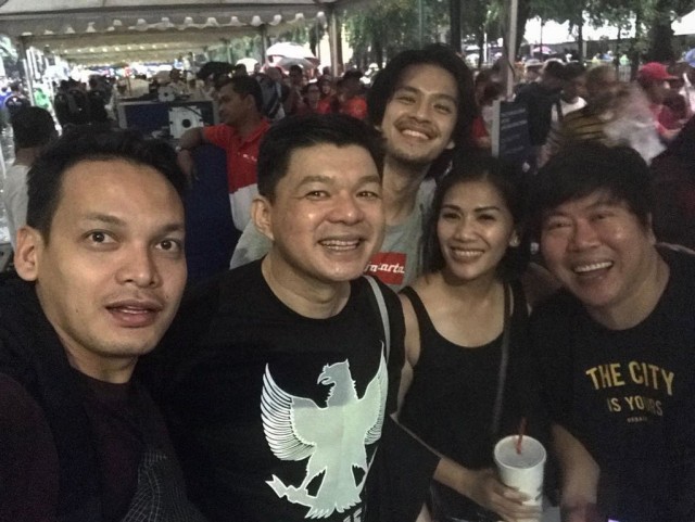 Menyaksikan penutupan Asian Games 2018. (Foto: Dok: Sulung Landung)