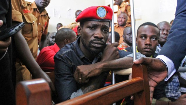 Bobi Wine rapper Uganda yang dianggap sebagai ancaman oleh pemerintah. (Foto: AFP/stringer)