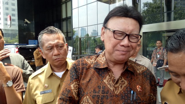 Menteri dalam negeri Tjahjo kumolo usai konferensi pers dengan KPK, Selasa (4/9). (Foto: Aprilandika Pratama/kumparan)