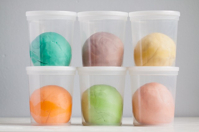 Manfaat Playdough bagi Perkembangan Motorik Halus Anak (1)